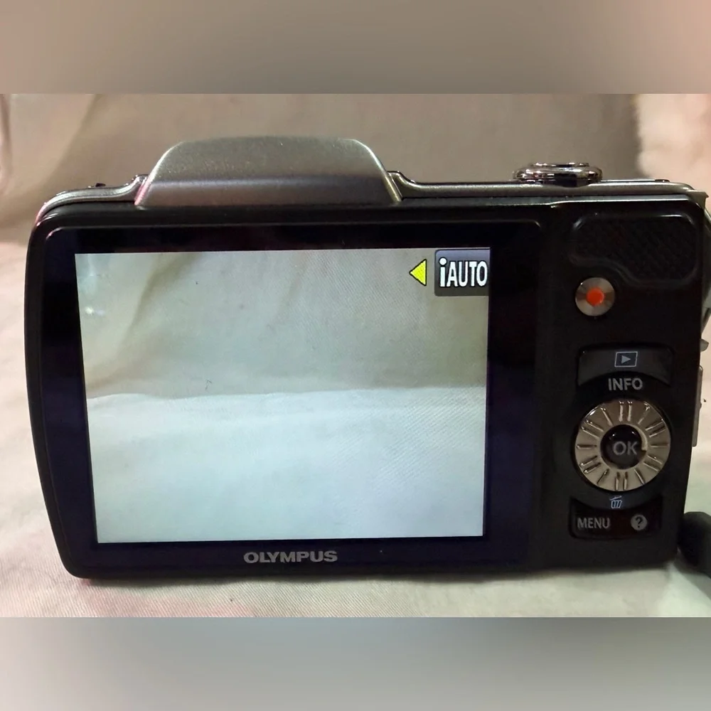 🔥Olympus SZ-10 Silver 14.0MP digital compact camera🔥 WORKING -TESTED